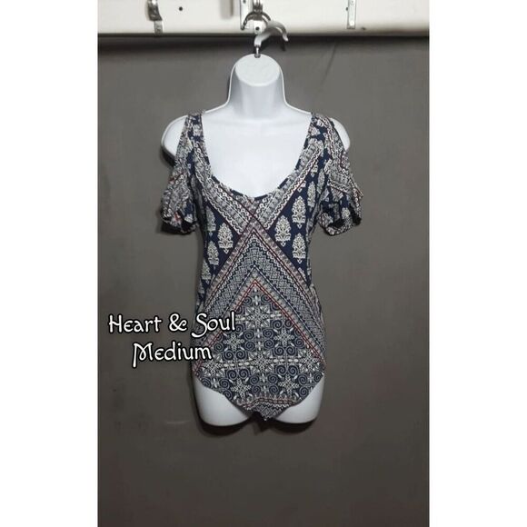 Heart&Soul off shoulder loose top Medium - Picture 1 of 5